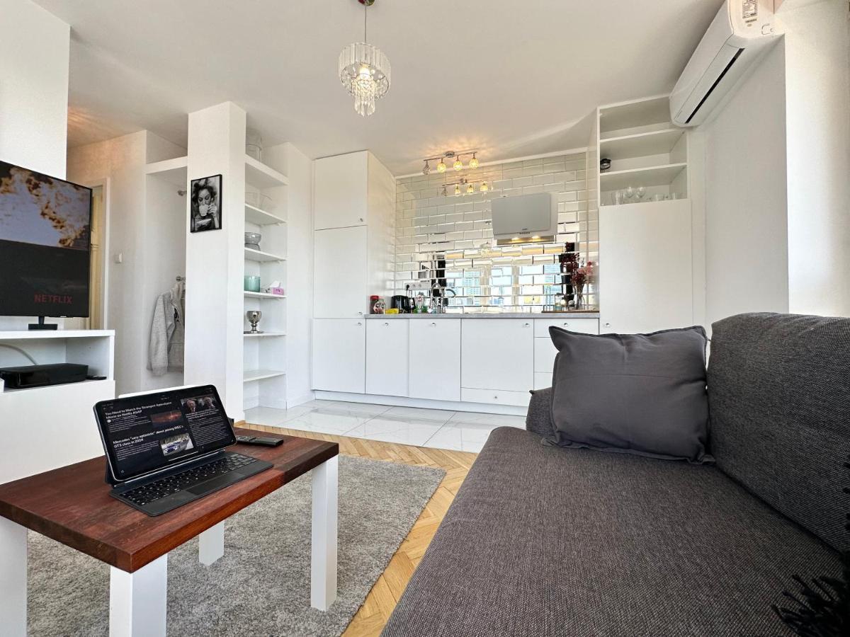 Platinum Metro X2 Wifi 350 Mbs Netflix Hbo Appletv Apartment Варшава Екстериор снимка